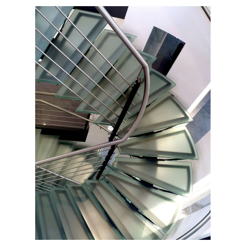 Hawaii cracked glass step stairs 